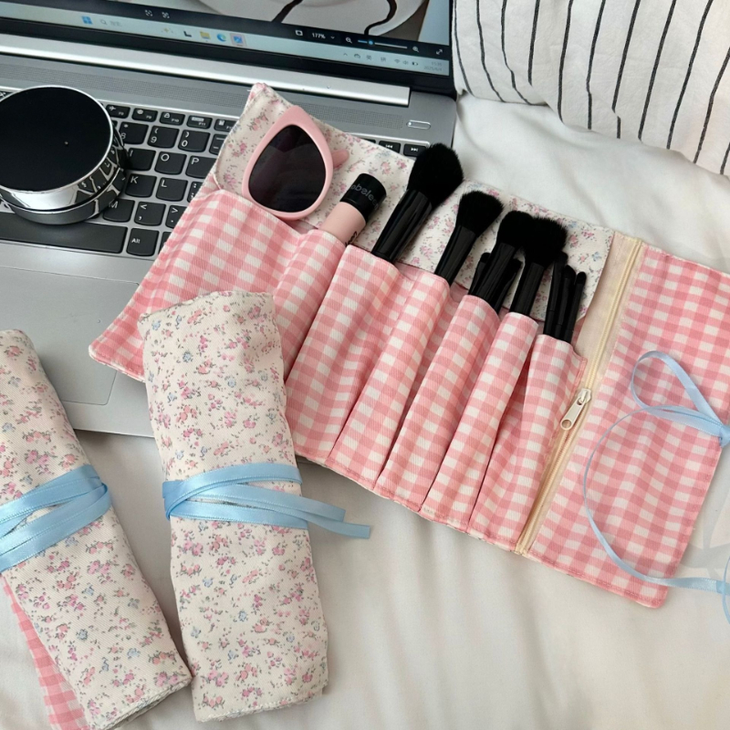 Aesthetic Spring Floral Roll-u - Pen Pouch Roll recension och pris